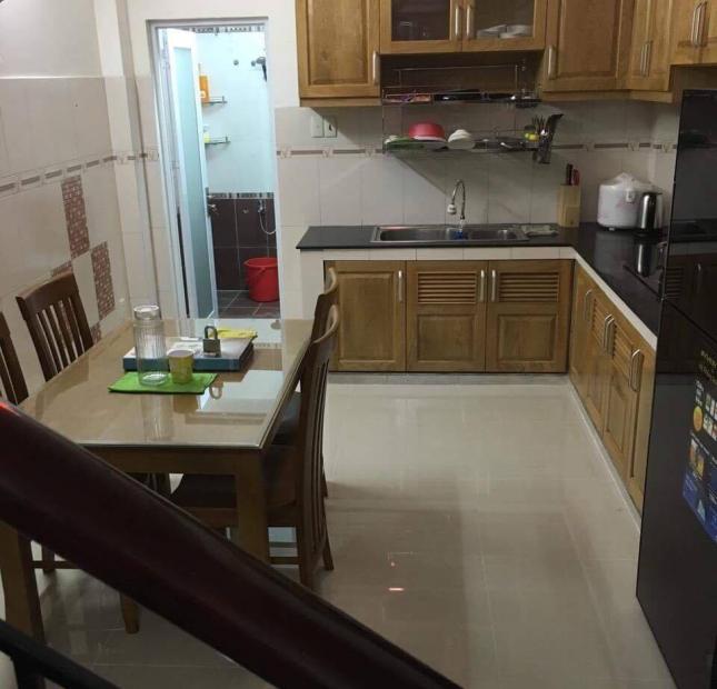 Bán gấp nhà HXH Nguyễn Văn Đừng, Q5 (3.7x14) m 3 lầu giá rẻ hơn thị trường 1 tỷ.
