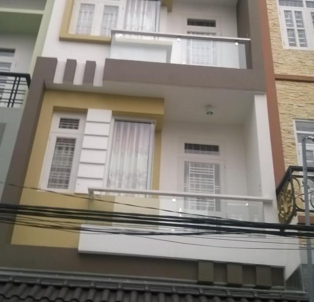 Tôi cần bán căn nhà mặt tiền đường Trương Công Định – DT: 213.5 m2 – nhà 3 tầng cực đẹp