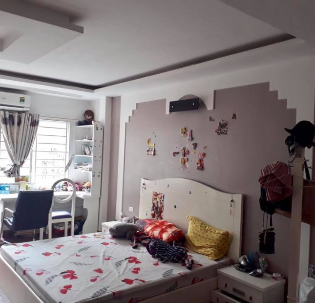 Bán nhà ở Hoàng Văn Thái, 40m2, 4 tầng, giá 4.7 tỷ, có gara ô tô, đường rộng, nhà đẹp