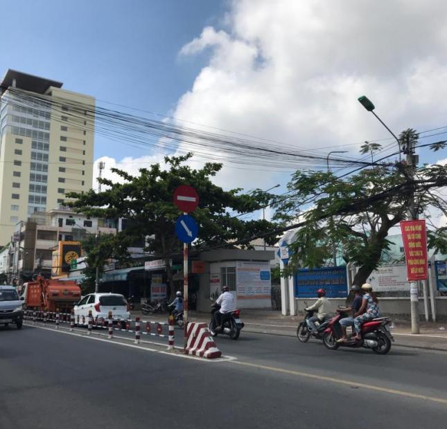 Làm ăn thua lỗ cần nhà mặt tiền đường Cách Mạng Tháng Tám, quận Tân Bình, TP HCM