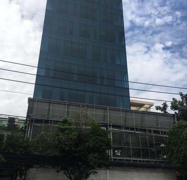 Cho thuê tầng trệt tòa nhà mặt tiền Cách Mạng Tháng 8, quận 3, ngang 12m