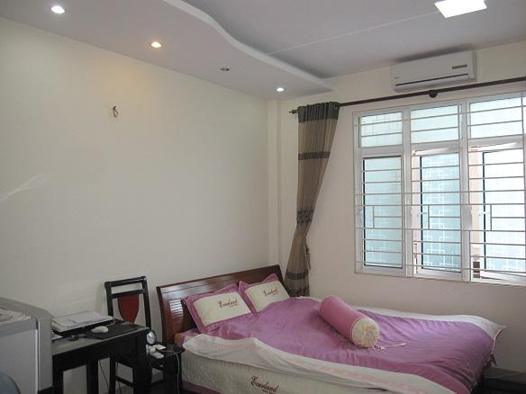 Cho thuê căn hộ tại 12 Đào Tấn, cạnh Lotte 70m2, 2 PN đủ đồ giá 8 triệu/tháng. LH 0981497266