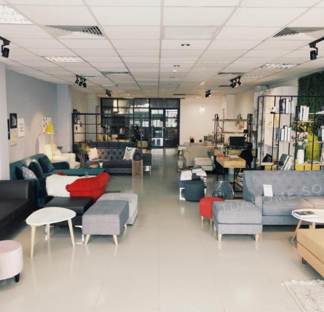 Cho thuê văn phòng mặt phố Hoàng Quốc Việt giá 7$ diện tích 160m2 thông sàn cực Đẹp