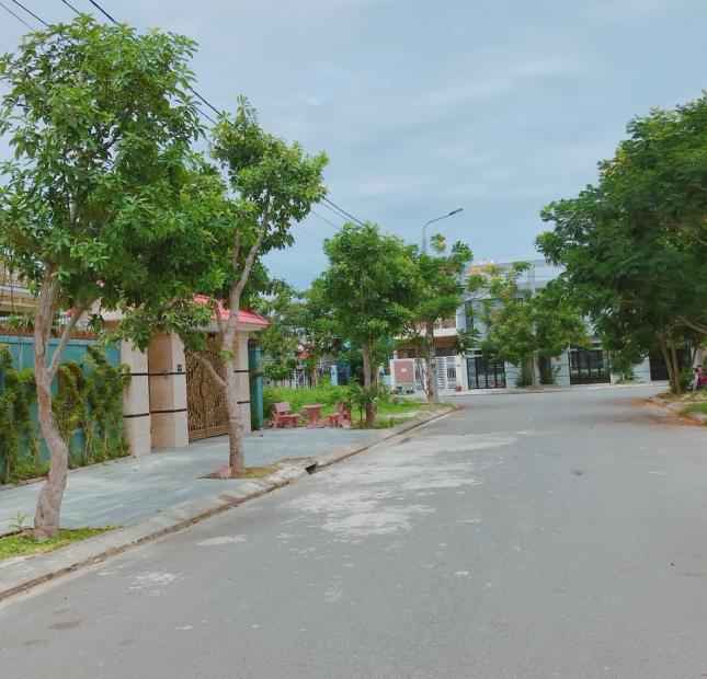 Chính chủ cần tiền gấp bán rẻ lô biệt thự Nam Việt Á cực kỳ đẹp. LH: 0905437370