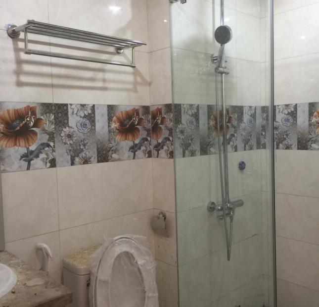 Nhà  2 tỷ gần chợ cây cảnh-Vạn Phúc 5 tầng (33m2- Đông Bắc-2 mặt thoáng) ô tô đi 50m, lh:0969419928