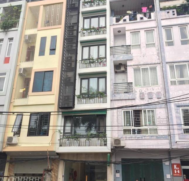 Giá 4,5 tỷ nhà mặt phố Nguyễn Xiển, vỉa hè rộng, KD cực sầm uất