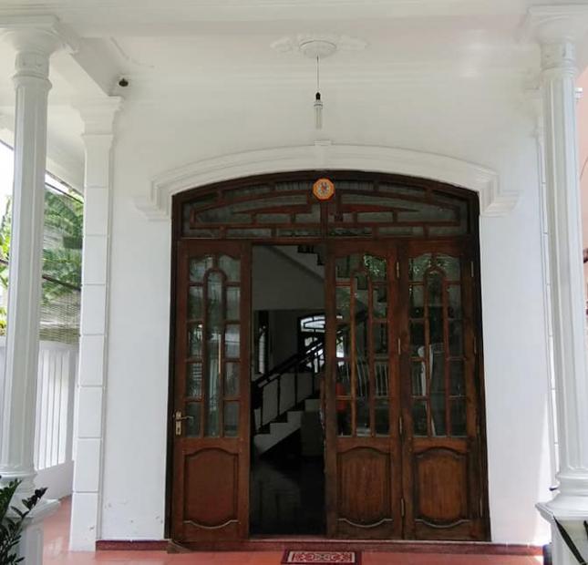 Nhà 3 tầng mặt tiền Chế Lan Viên, Tp Huế, gồm 6 phòng ngủ rộng rãi