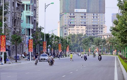 Cho thuê nhà tầng 1 mặt phố Nguyễn Văn Huyên, diện tích 100m2, mặt tiền 9,8m