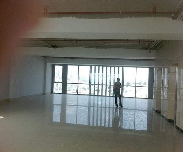 Còn duy nhất 160m2 văn phòng tầng 5 phố Hoàng Quốc Việt, Cầu Giấy, chỉ 160 nghìn/m2/tháng
