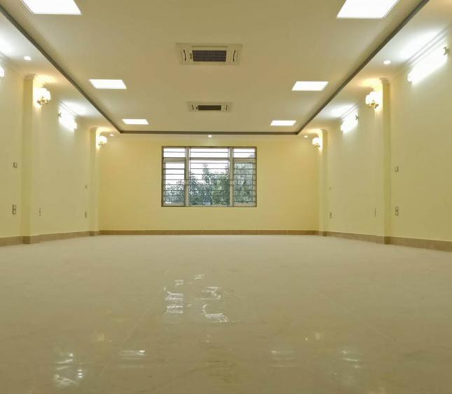 Chính chủ cho thuê mặt bằng tầng 1, Phùng Chí Kiên, 110m2 thông sàn, MT 7m, có hầm, nhà mới