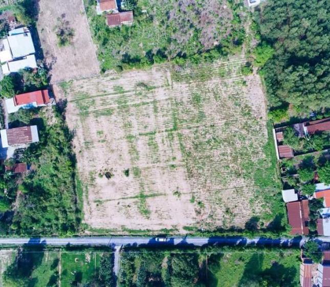 Bán đất 2 mặt tiền đường cách QL1A 250m . xã Hưng Lộc giá 200 triệu