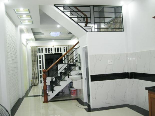 Bán nhà mặt tiền Mai Thị Lựu, 3 lầu, giá: 19.7 tỷ
