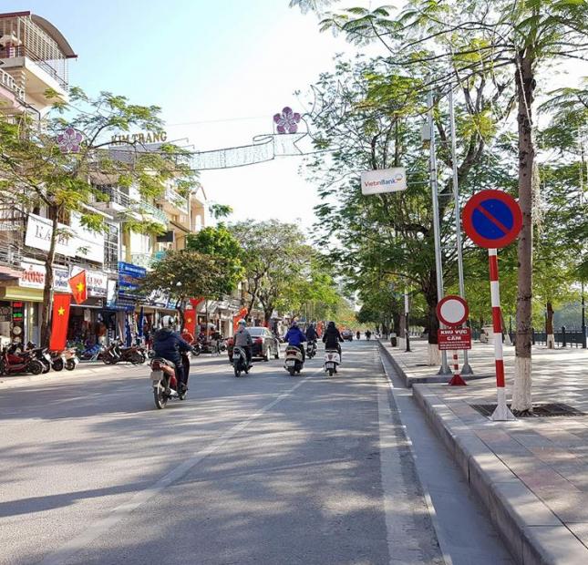 Cho thuê mặt bằng đẹp, buôn bán sầm uất phố Quang Trung DTSD: 150m2