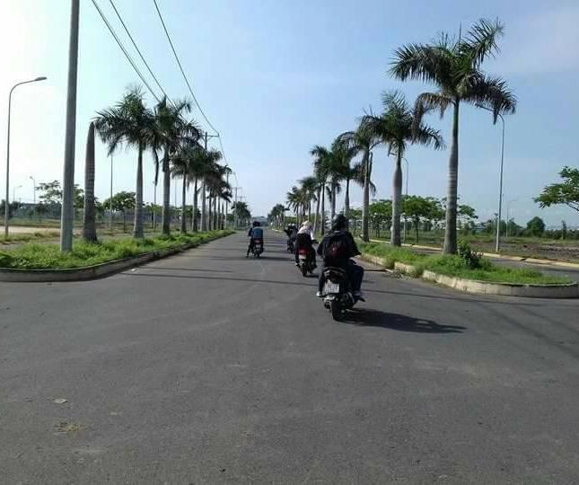 Bán lô đất sổ đỏ Long An, mặt tiền đường 36m đối diện Khu Công Nghiệp.