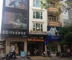 Cần bán nhà 3 tầng mặt tiền Trần Minh Quyền Q.10 (5,3x15m) nở hậu.