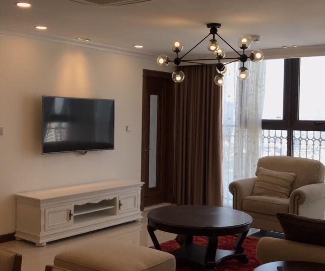 Cho thuê căn hộ cao cấp tại chung cư số 6 Nguyễn Công Hoan, Ba Đình 128m2, 3PN, giá 18 triệu/tháng