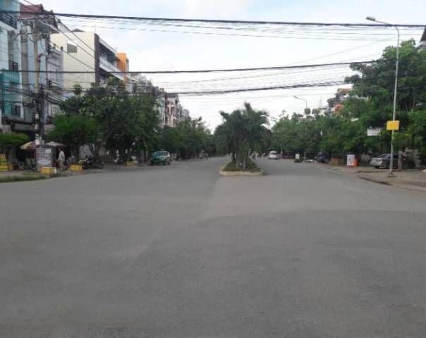 Cho thuê nhà MT Cao Lỗ, Q.8, DT: 12x20m, trệt. Giá: 40tr/th