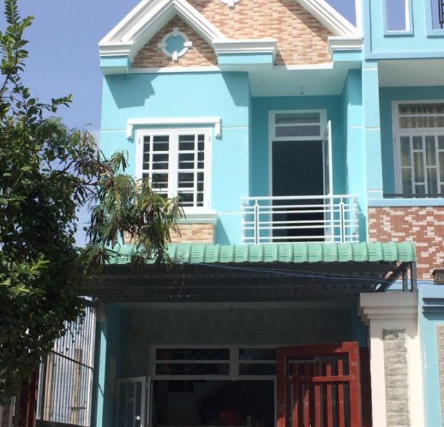 Sacombak thanh lí nhà mới xây xong ngay chợ Hưng Long, KCN Hải Sơn DT 100m2 giá 1,5 tỷ