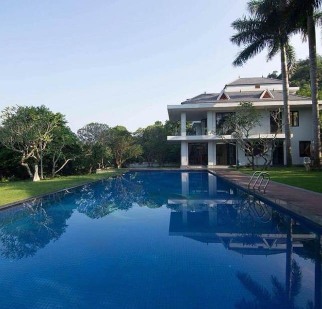Bán gấp biệt thự nghỉ dưỡng Lương Sơn, Hòa Bình, DT 13000m2, có bể bơi
