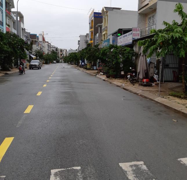 Kẹt tiền trả nợ nên bán gấp lô đất chính chủ đường Lê Văn Việt, quận 9