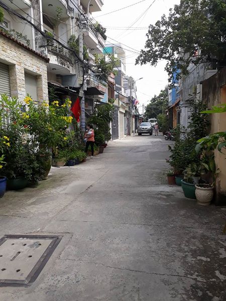 Di cư bán gấp nhà HXH đường Nguyễn Chí Thanh, DT: 6.25x25m, cách mặt tiền 40m