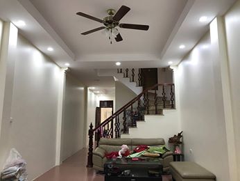 Cho thuê nhà riêng tại Nguyễn Trãi ,dt 120m2 DTSD 60m2x2,5 tầng
