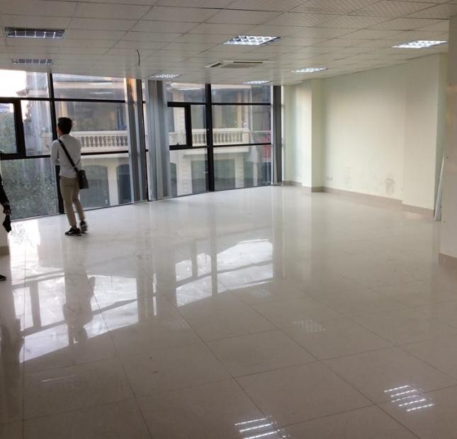 Tòa nhà văn phòng mới xây cho thuê còn duy nhất sàn DT 30m2, giá siêu rẻ mặt phố Nguyễn Văn Huyên