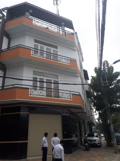 Cho thuê nhà riêng ngõ 83 Trần Duy Hưng, 70m2*4T, MT 8.5m, giá 40 tr/th
