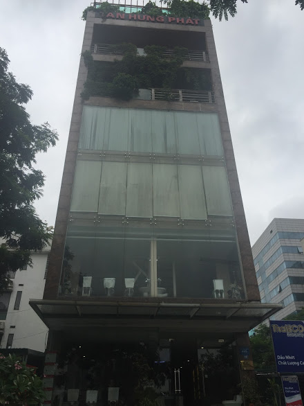 Cho thuê văn phòng mặt phố Dịch Vọng Hậu, tòa nhà 7 tầng x 8m mặt tiền