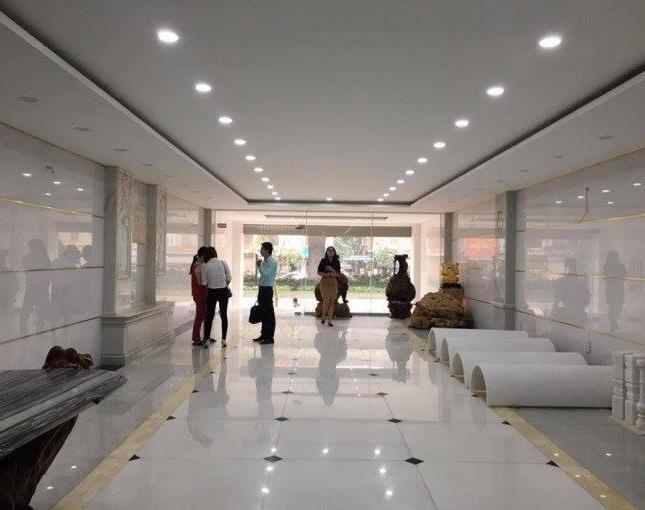 Cần cho thuê gấp văn phòng 180m2 sàn thông mặt phố Nguyễn Xiển, Thanh Xuân, mặt tiền 8m ốp kính