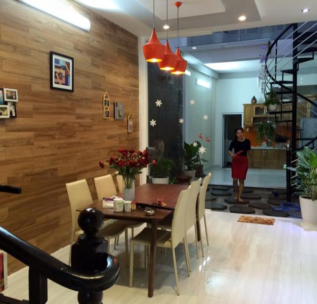 Cần bán gấp nhà hẻm xe hơi Nguyễn Thái Bình, 3 tầng, 4,6*11m, tiện kinh doanh cho thuê