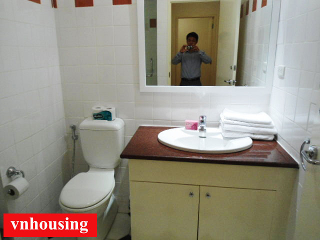 Căn hộ dịch vụ 1 phòng ngủ, nội thất đẹp tại Lê Hồng Phong, giá 9 tr/th