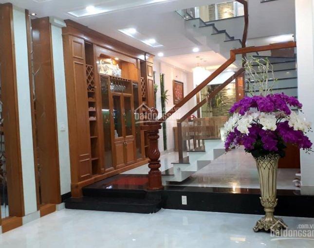 Gia đình cần bán nhà Đường Nguyễn Ngọc Phương   4.5 x 15.m giá 14 Tỷ 0937333060