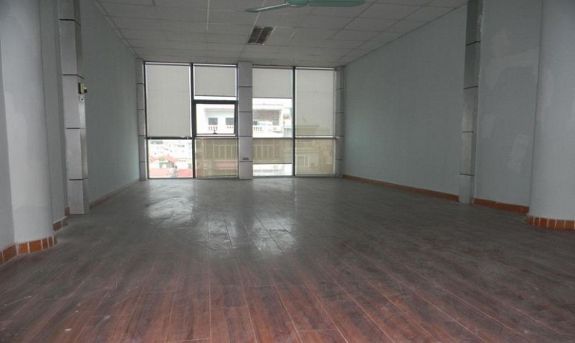 Cho thuê văn phòng 50 m2, 100 m2 phố Hoàng Cầu, view hồ, giá 200 nghìn/m2/tháng