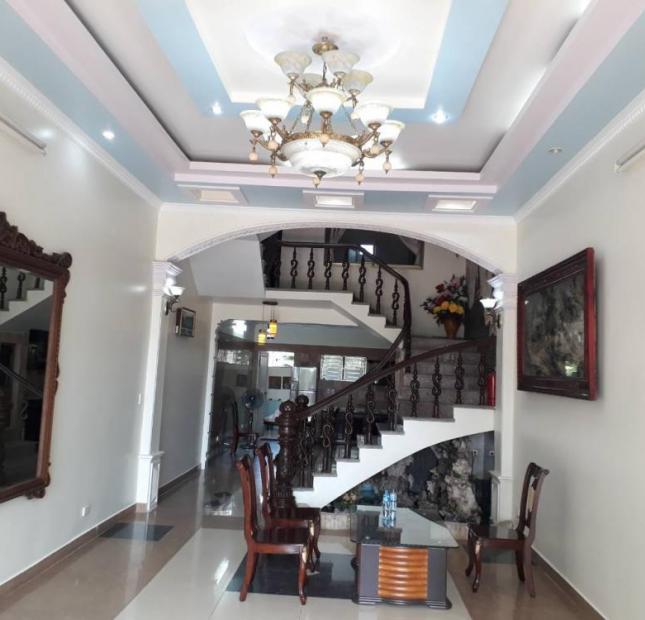 Cho thuê nhà 4 tầng, đường Lê Hồng Phong, thích hợp ở hoặc văn phòng