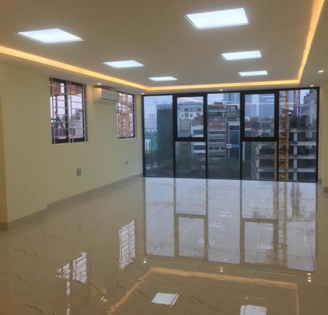Cần cho thuê sàn văn phòng mặt phố Hoàng Quốc Việt, diện tích 50m2 sàn đẹp giá rẻ