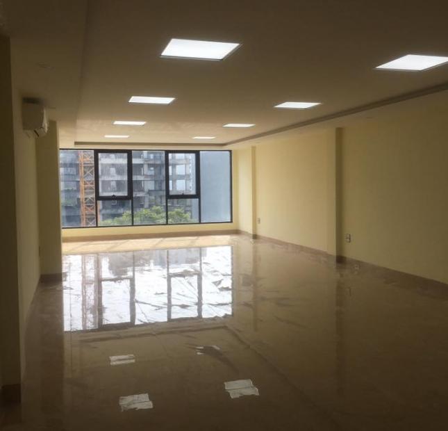 Cần cho thuê sàn văn phòng mặt phố Hoàng Quốc Việt, diện tích 50m2 sàn đẹp giá rẻ