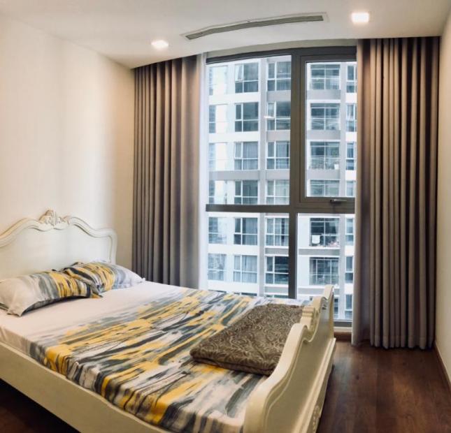 Cho thuê căn hộ Vinhomes Tân Cảng giá thực View đẹp 3PN Full nội thất