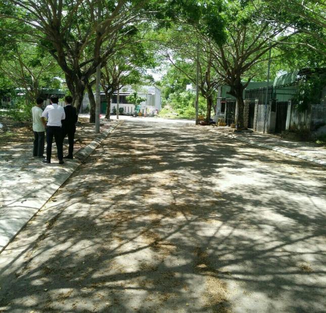 Bán gấp lô đất mặt tiền đường Nguyễn Duy Trinh trung tâm quận 2 +sổ hồng