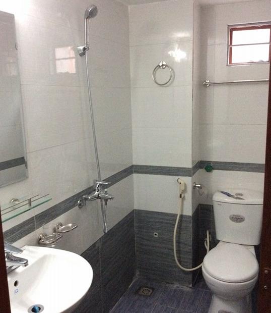 Chính chủ bán nhà Phùng Khoang, DT 35m2, ngõ thông, hướng ĐN, giá 2.5 tỷ, LH 0901766383