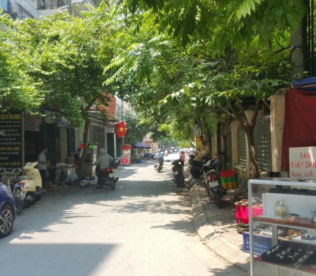 Bán nhà mặt phố Mai Dịch, kinh doanh sầm uất, 66m2, MT 3.5m, vỉa hè, giá 8,5 tỷ