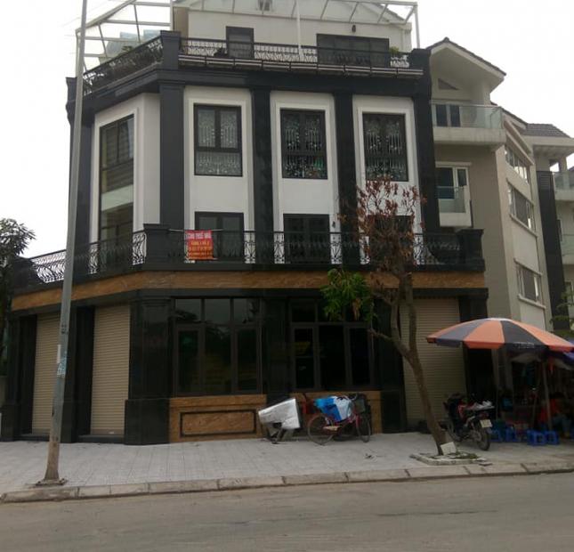 Cho thuê nhà Nguyễn Khánh Toàn, 50 m2 x 3 tầng, vị tri đắc địa