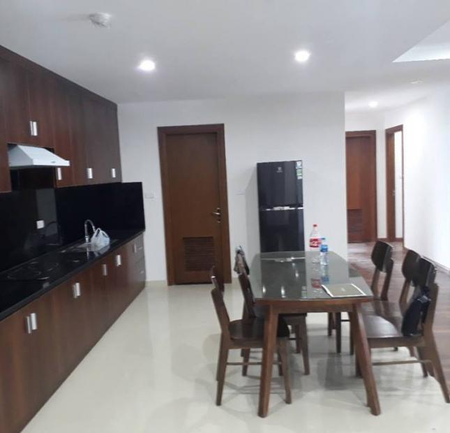 Cho thuê căn hộ full nội thất Goldmark City, 136 Hồ Tùng Mậu, DT 161 m2, giá 20 triệu/tháng