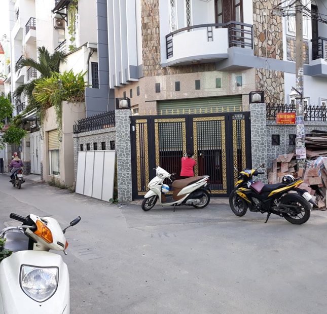 Bán nhà giá rẻ đường Hoàng Sa, quận Tân Bình, 56m2, giá 4,9 tỷ