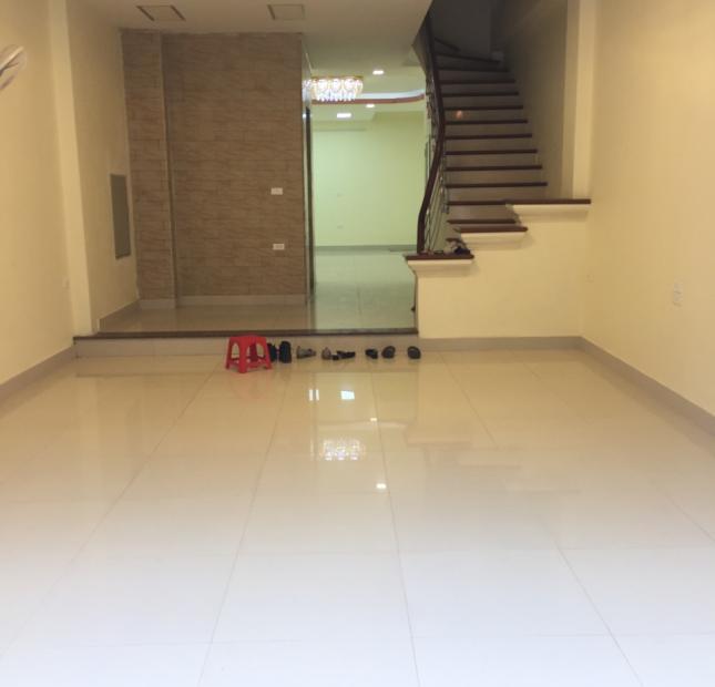 Cho thuê liền kề Trung Văn, 90 m2, 5.5 tầng, nhà có thang máy