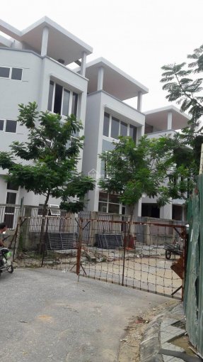 Cho thuê biệ thự Nguyễn Xiển, dt 170 m2, xd 70 m2 x 4 tầng