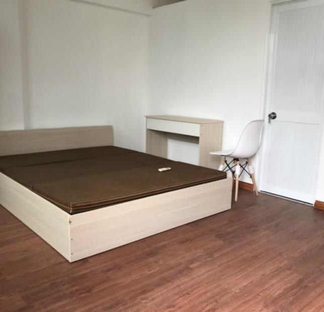Nhà 3 lầu, sân thượng, 515 Lê Văn Lương, Q7