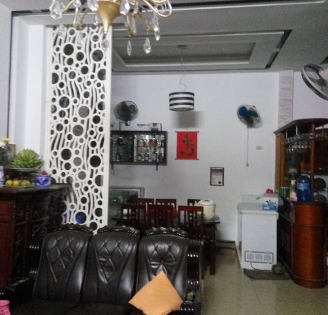 Bán nhà phân lô Đường Láng, cách phố 50m, kinh doanh tốt, giá 3,8 tỷ