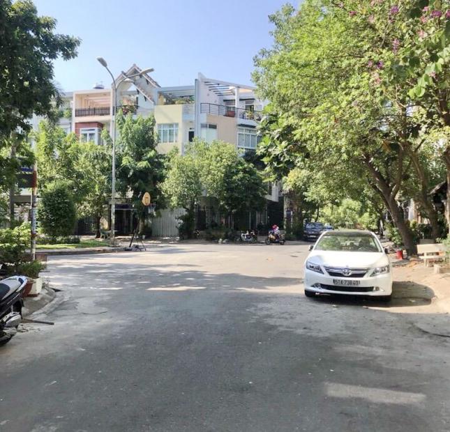 Bán nhà mặt tiền đường Số 53, Phường Bình Thuận, Quận 7, giá 4.7 tỷ