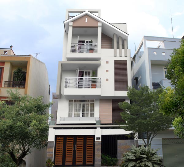 Bán nhà đường Lê Duy Nhuận, DT 4 x 30m, 12PN, 4 tầng, giá tốt nhất khu vực